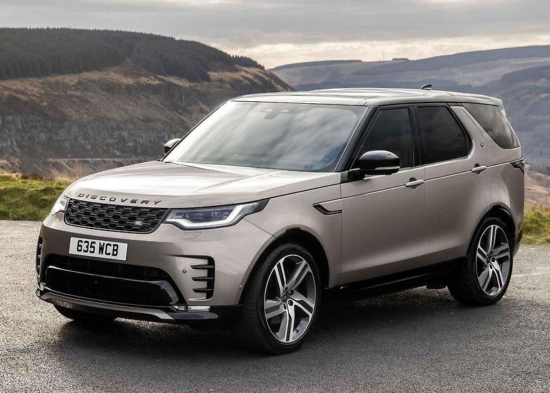 Velká SUV omezují při parkování i běžná malá auta
