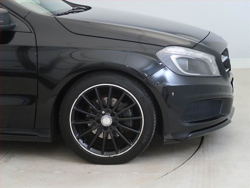 Mercedes-Benz Třídy A (2013) AMG line A 200 CDI, Kůže, Navi - fotka 13 z 16