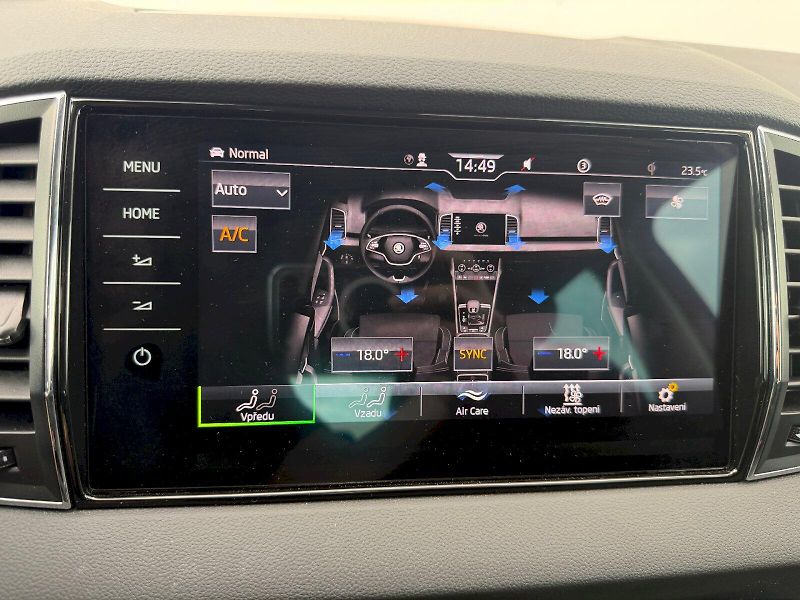 Škoda Karoq (2022) 1.5 TSI 110kW Style Matrix Nez - fotka 22 z 35