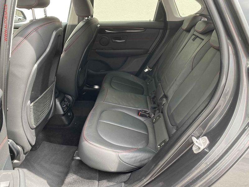 BMW Řada 2 (2016) 2.0 i 220 i, Sport Line, AT - fotka 10 z 21