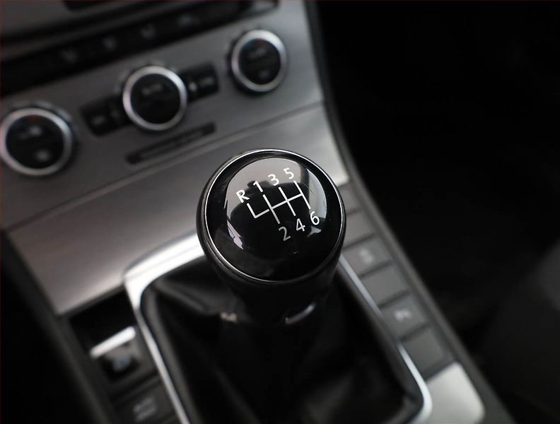 Volkswagen Passat (2012) 2.0 TDI, Xenony, Tempomat - fotka 14 z 16