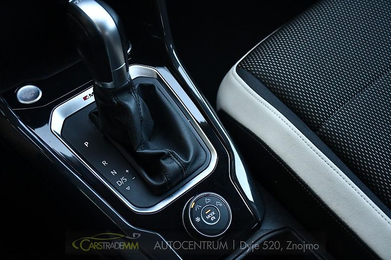 Volkswagen T-Roc 2.0TDi DSG 4M ACC LED - fotka 27 z 43