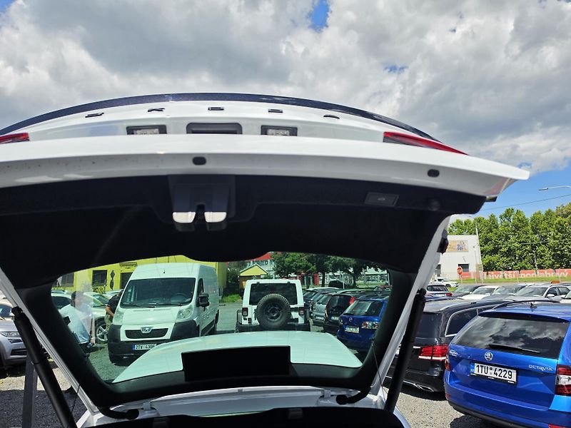 Škoda Octavia 2.0 TDI RS DSG 5100km - fotka 6 z 17