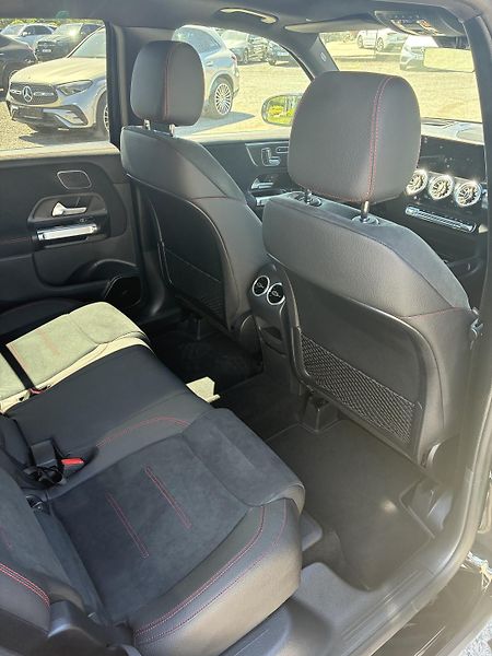 Mercedes-Benz GLB (2025) 200d 4MATIC - fotka 7 z 13