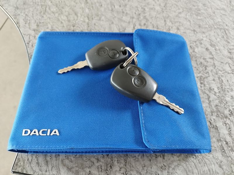 Dacia Logan (2014) 1,5DCi 66KW NAVI KLIMA TAŽNÝ - fotka 27 z 31