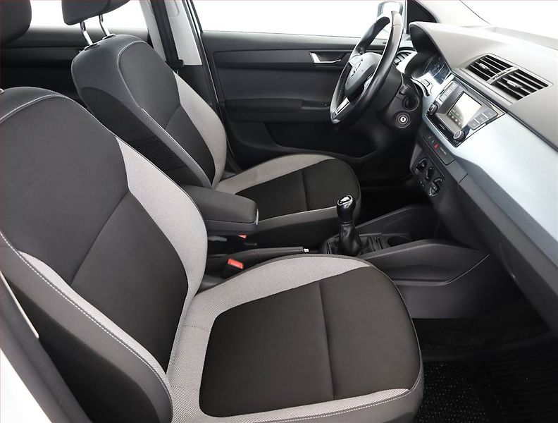 Škoda Fabia (2018) 1.0 TSI, Tempomat - fotka 7 z 16