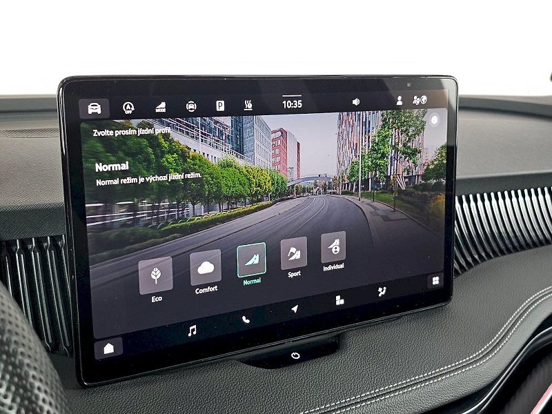 Škoda Superb (2025) 2.0TSi 195kW 4X4 SPORTLINE PAN - fotka 16 z 35