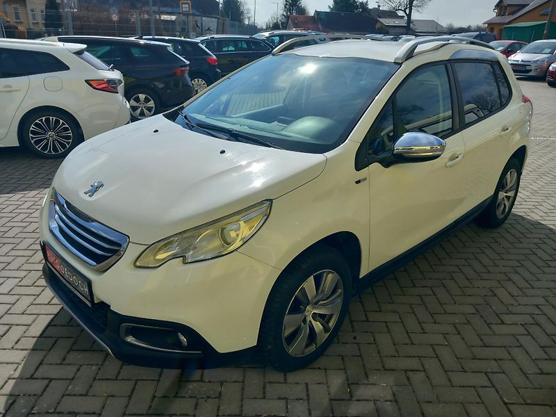 Peugeot 2008 (2015) 1,6HDi STYLE NAVI VYHŘ.SED. - fotka 3 z 38