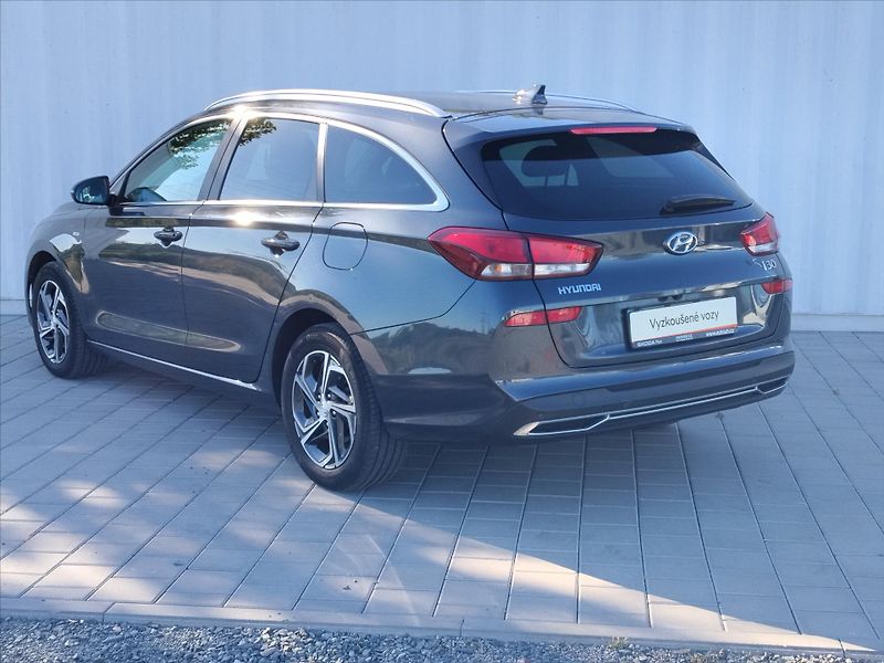 Hyundai i30 1,5   1,5 T-GDI mHEV Smart 117 - fotka 24 z 30