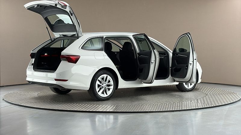 Škoda Octavia 1.5 TSI Style Combi - fotka 6 z 28