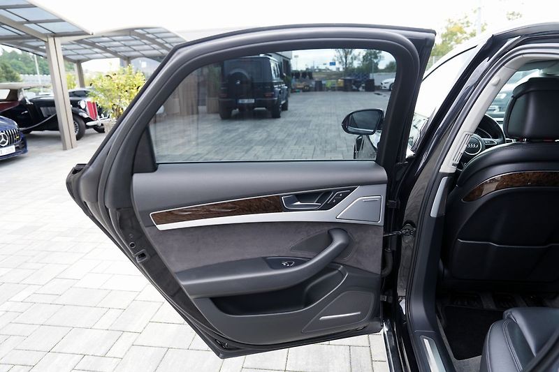 Audi A8 3.0 TDI Quattro/250 PS/ČR - fotka 18 z 50