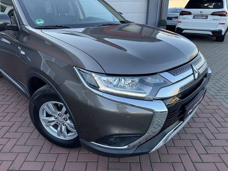 Mitsubishi Outlander (2019) 2.0i Mivec Digi Klima Kamera - fotka 35 z 48