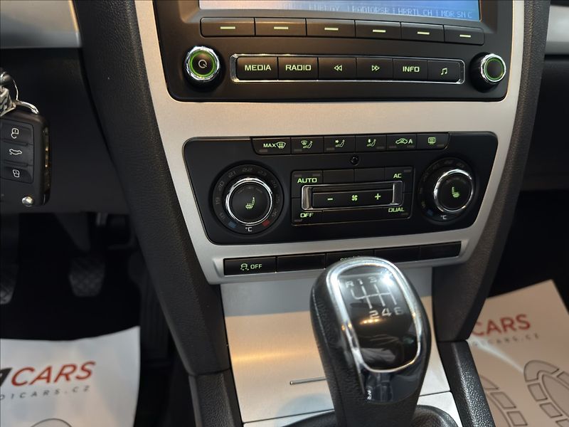 Škoda Octavia 1,4   TSI 90KW 1.MAJ FAMILY - fotka 15 z 37