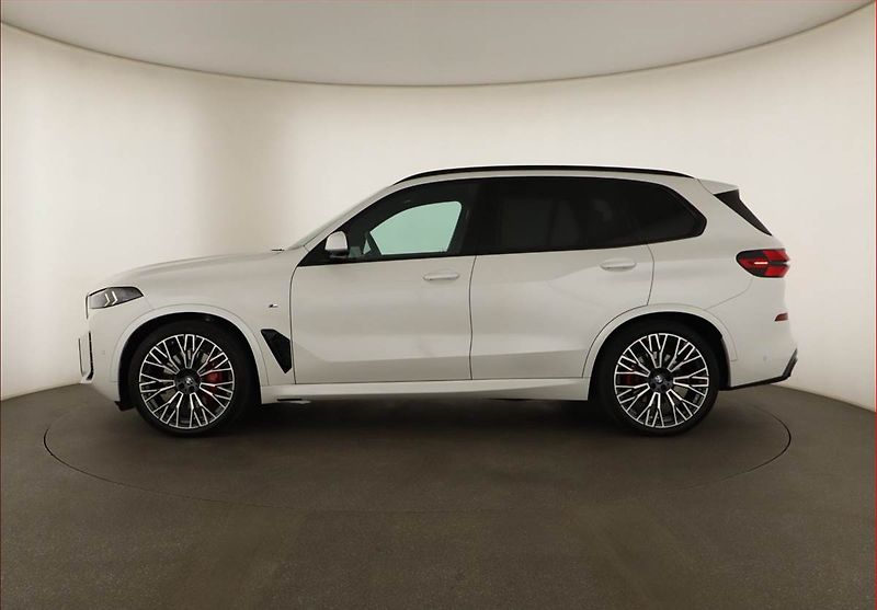 BMW X5 (2025) xDrive30d - fotka 3 z 23