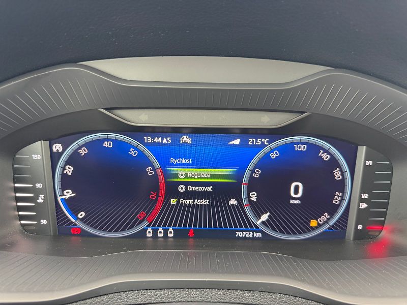 Škoda Karoq (2022) 1.5 TSI Style Extra COLUMBUS,M - fotka 13 z 35