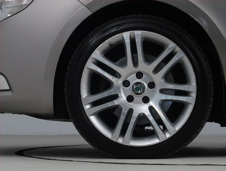 Škoda Superb (2008) 2.0 TDI, Automat, Serv.kniha - fotka 14 z 19