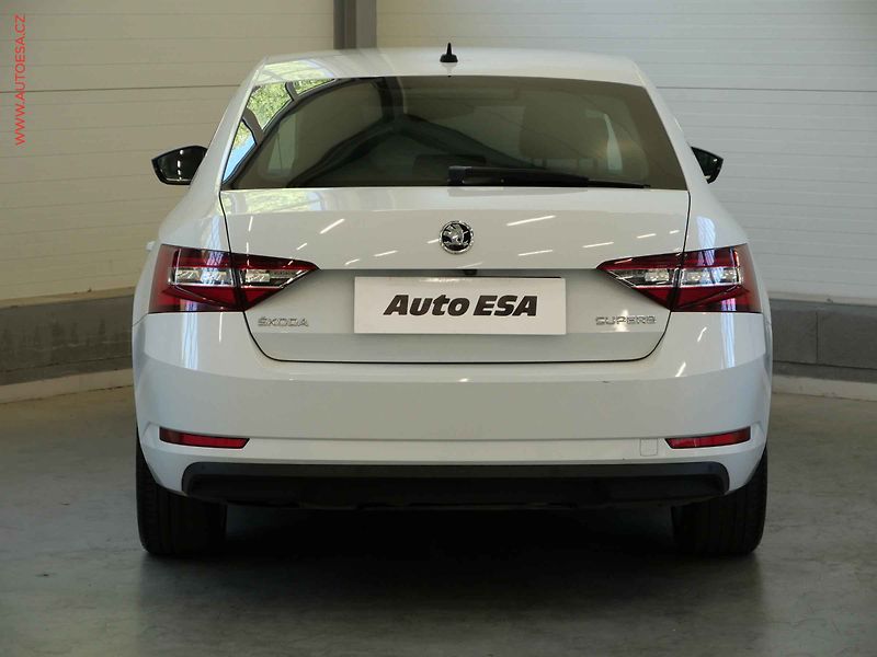 Škoda Superb (2017) 2.0TDi, ČR, DSG, bixen - fotka 5 z 24