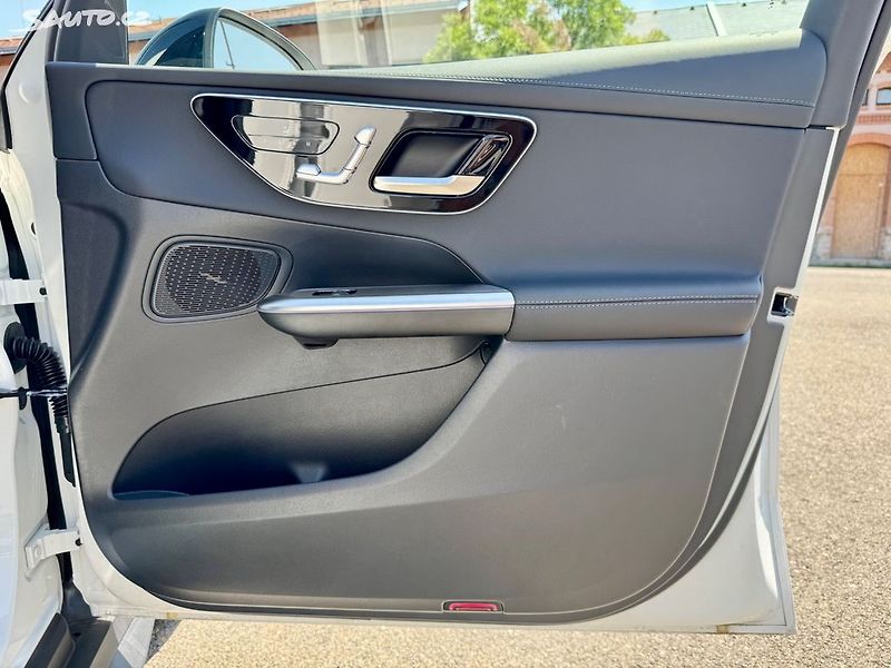 Mercedes-Benz GLC 220d 4MATIC AMG - fotka 25 z 48