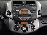 Toyota RAV4 (2007) 2.2 D-CAT, 4X4, Tempomat - náhled 12