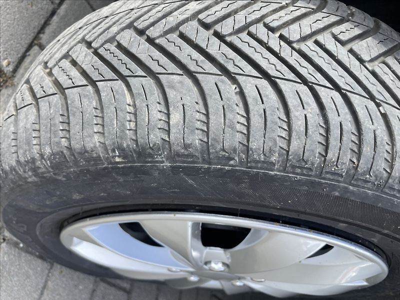 Škoda Fabia 1,4 i 16V Klima ESP serviska - fotka 30 z 32