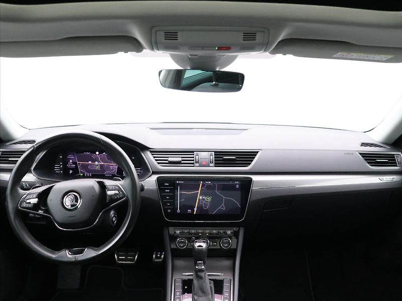 Škoda Superb 2,0 TSI 206kW Scout 4x4 DSG - fotka 27 z 35