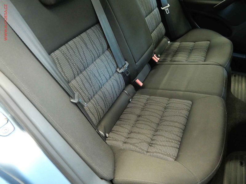 Škoda Octavia (2010) 2.0TDI, ČR, Klima - fotka 12 z 21