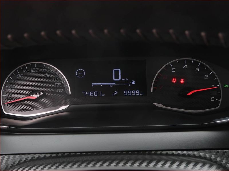 Peugeot 2008 (2021) 1.2 PureTech, ČR,1.maj - fotka 11 z 17