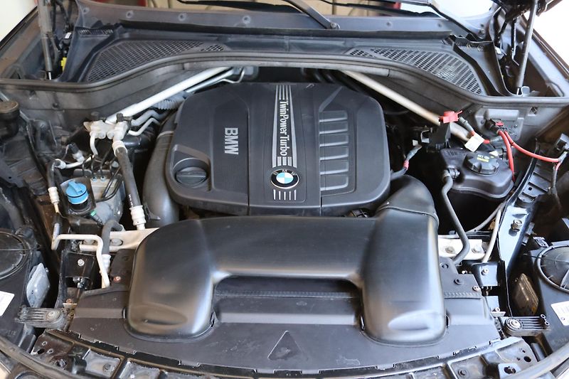 BMW X5 XDRIVE 30D F15 190kW - fotka 48 z 50