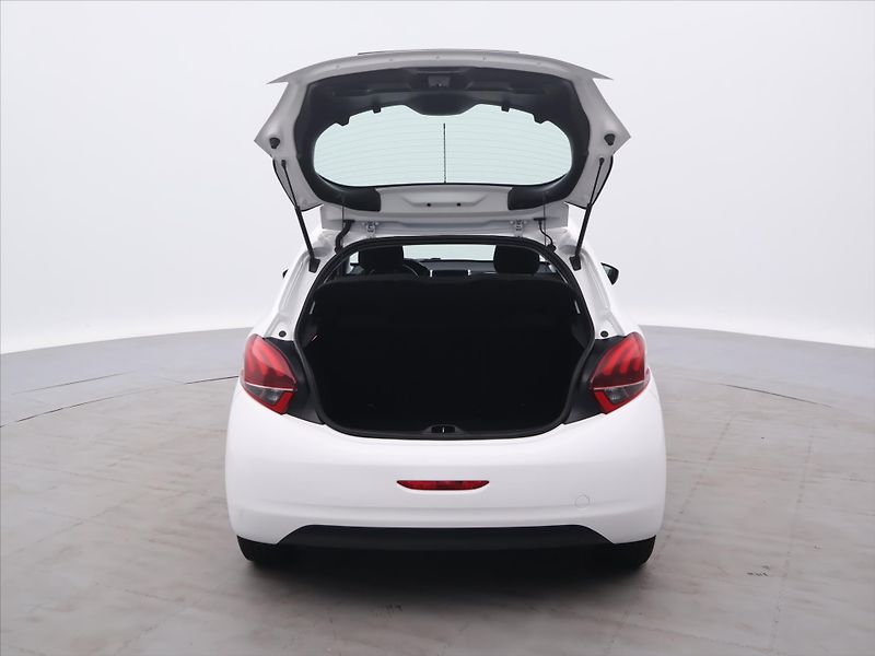 Peugeot 208 1,2 PureTech Klima CZ 1.Maj. - fotka 9 z 32