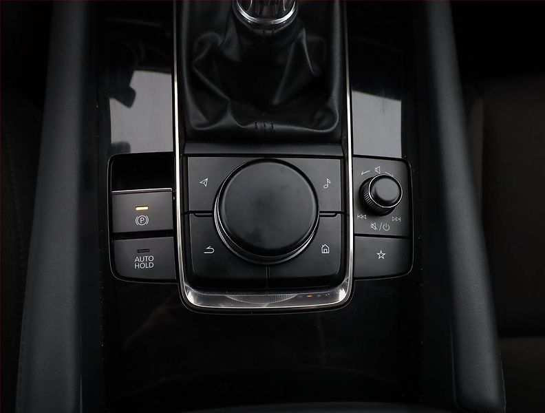 Mazda 3 (2019) 2.0 Skyactiv-G, ČR,1.maj - fotka 11 z 19