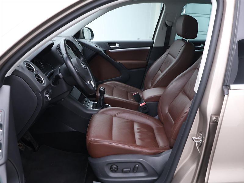 Volkswagen Tiguan 1,4 TSI 90kW Style&Sport 1.Maj - fotka 11 z 29