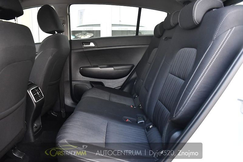 Kia Sportage 1.6CRDi NAVI KAMERA CARPLAY - fotka 19 z 38