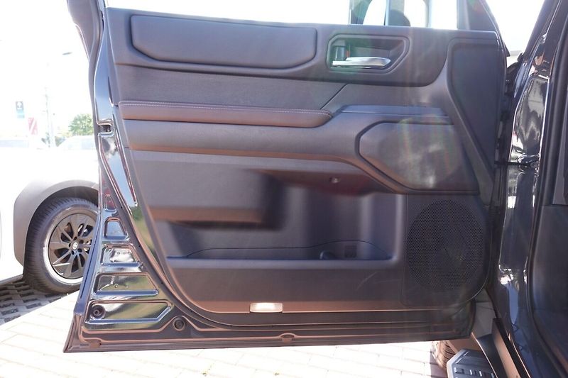 Toyota Land Cruiser 2.8D4-D  8 AT Invincible - fotka 9 z 39