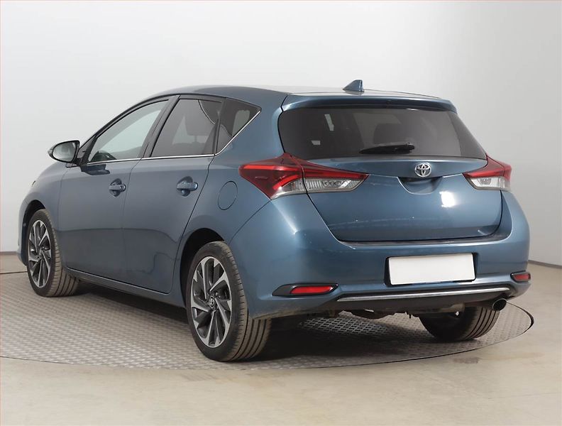Toyota Auris (2016) 1.2 Ti, Serv.kniha, Navi - fotka 4 z 21