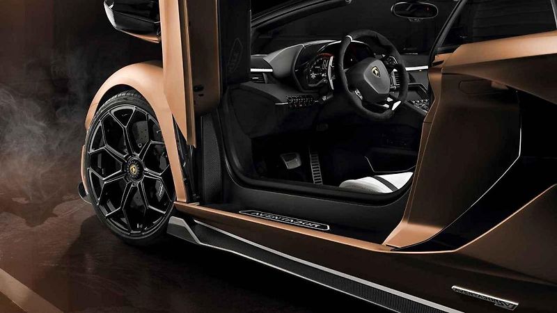 Lamborghini Aventador SVJ Roadster