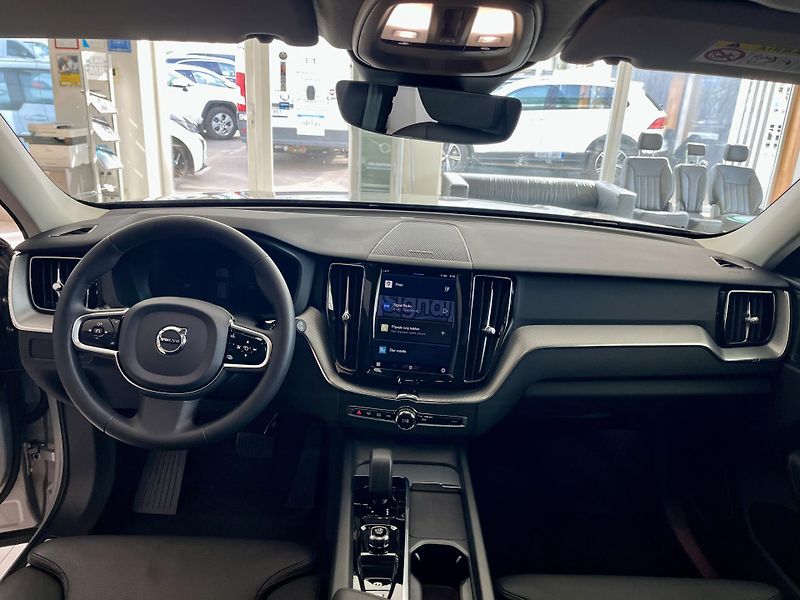 Volvo XC60 T6 AWD Recharge Inscripion - fotka 11 z 27