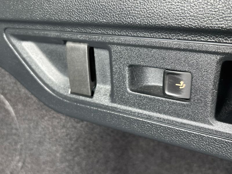 Škoda Superb L&K DSG - fotka 29 z 31