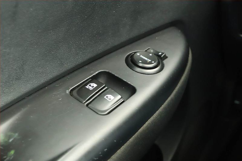 Hyundai i20 (2013) 1.4, Automat - fotka 11 z 13