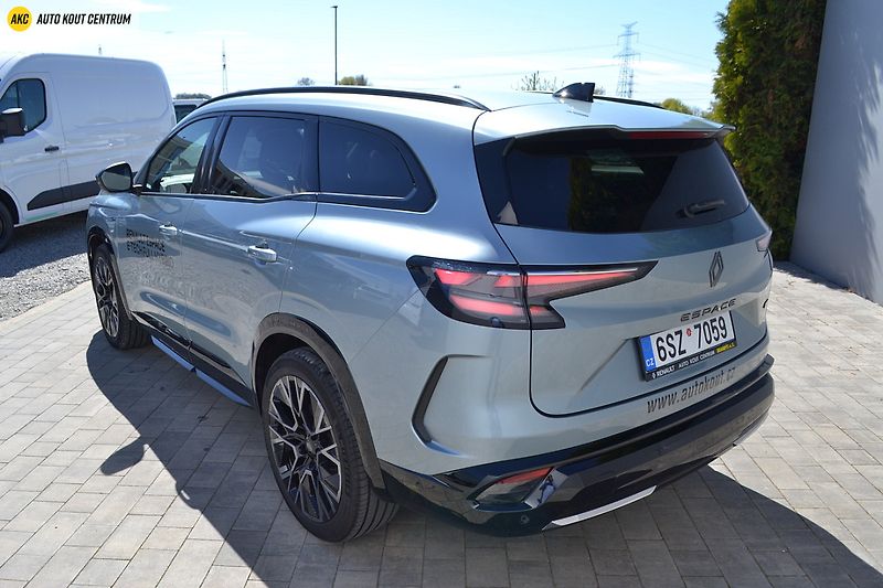 Renault Espace esprit Alpine full hybrid E-Te - fotka 3 z 73