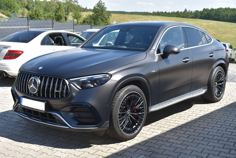 Mercedes-Benz GLC AMG 63Se Performence Kupé - fotka 2 z 32