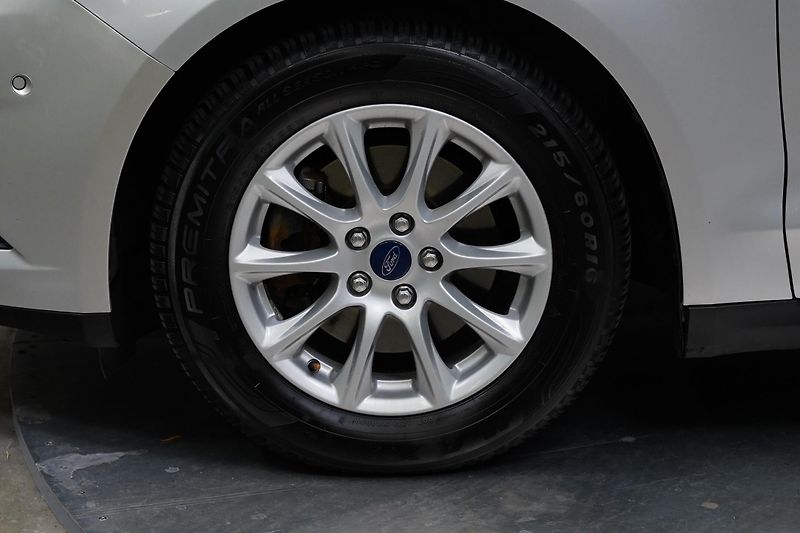 Ford Mondeo - fotka 10 z 26
