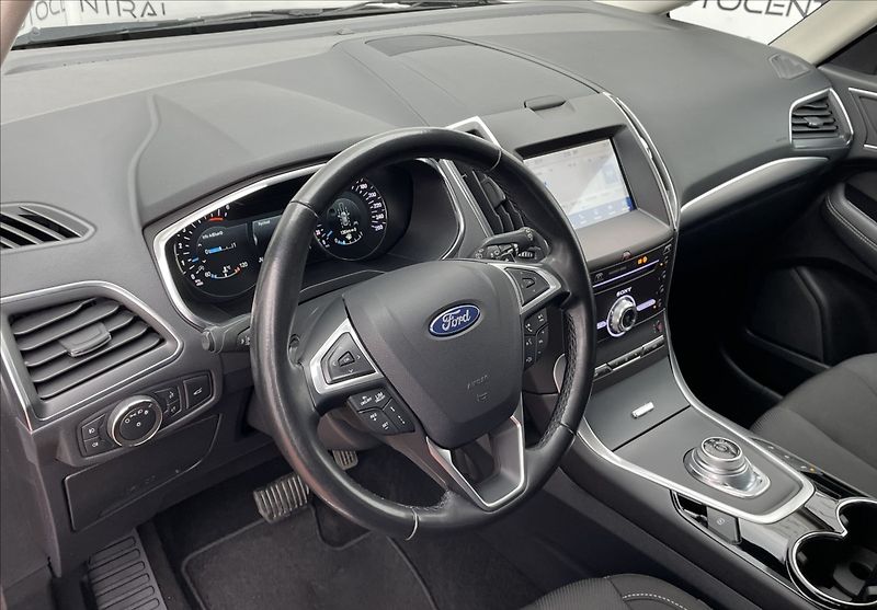 Ford S-MAX 2,0 EcoBlue,140kW,AWD,TITANIUM - fotka 12 z 30
