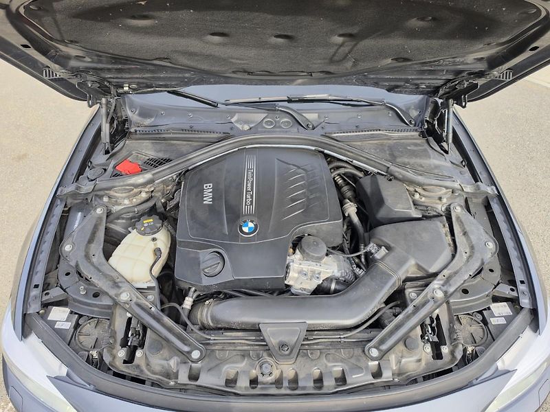 BMW Řada 4 (2015) 435ixDrive TOP CABRIO ČR 1.MAJ - fotka 45 z 48