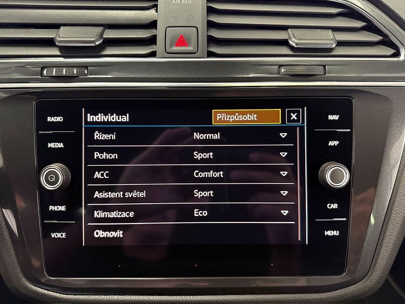 Volkswagen Tiguan Allspace 2.0TDI DSG 4MOTION R-LINE BLAC - fotka 17 z 26