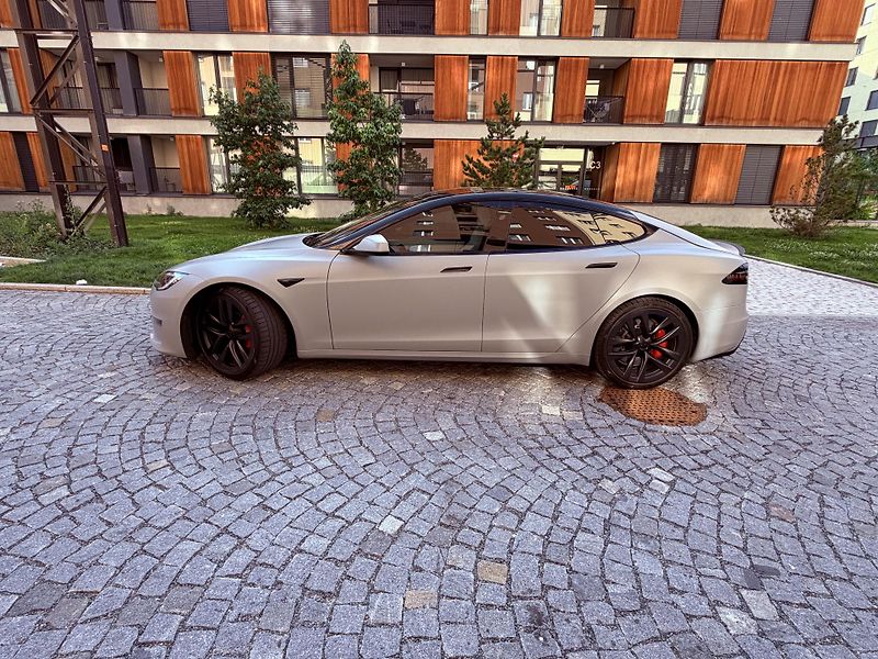 Tesla Model S (2023) Plaid 1020HP HW4 - fotka 5 z 13