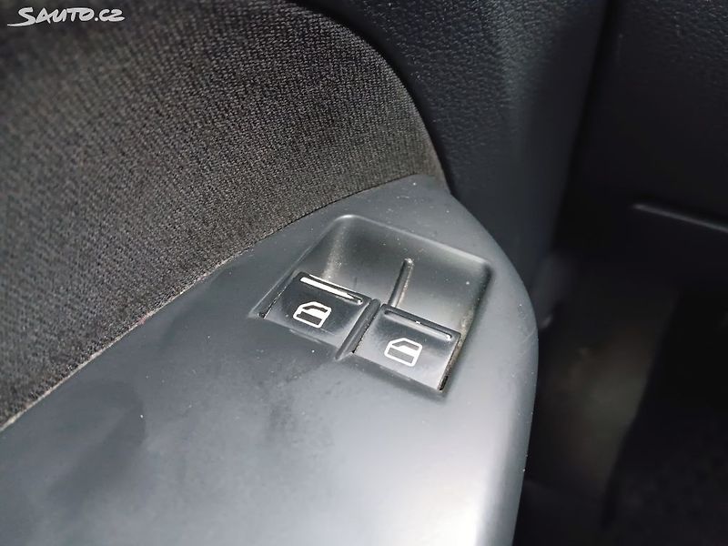 Volkswagen Touran 1.9 TDI 77kW - fotka 17 z 23