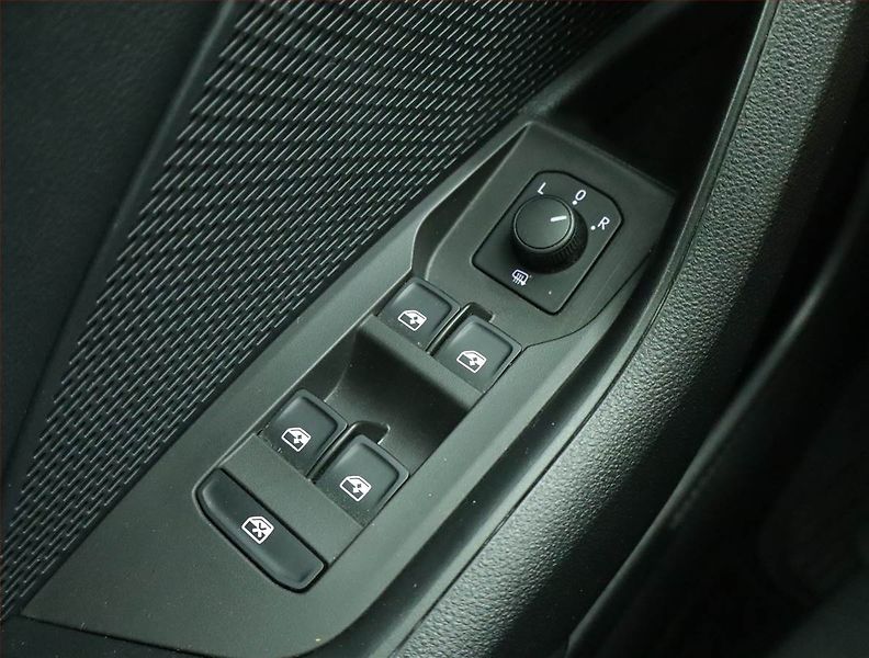 Škoda Octavia (2023) Ambition 2.0 TDI, ČR,1.maj - fotka 14 z 15