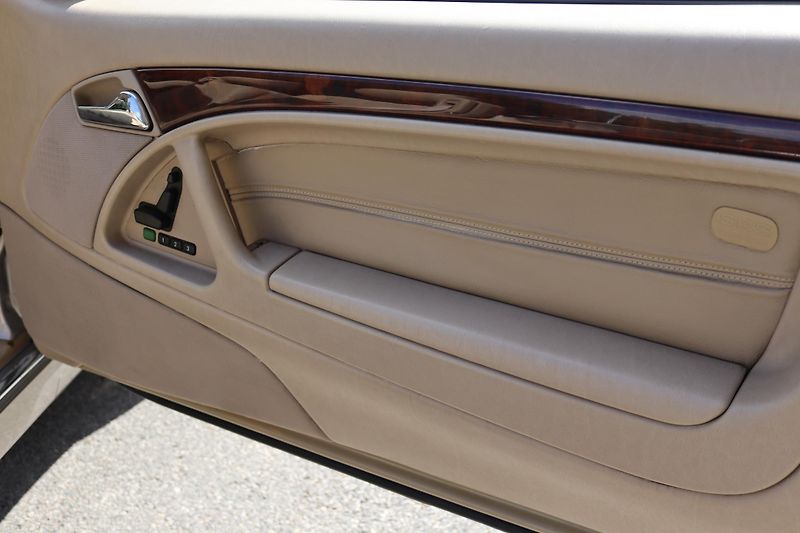 Mercedes-Benz SL SL 500 R129 225kW - fotka 42 z 49