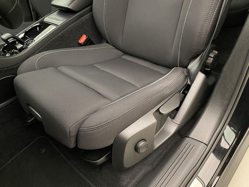 Volvo XC40 PURE ELECTRIC REZERVACE - fotka 24 z 52
