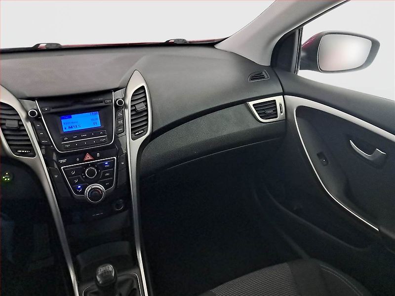 Hyundai i30 (2013) 1.6 MPI, LPG, Vyhř. sedaček - fotka 8 z 16